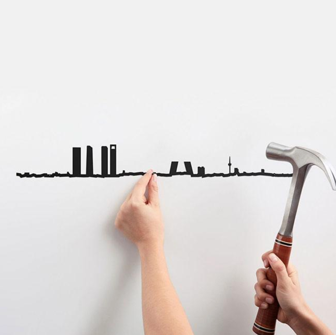 The Line Madrid Negro