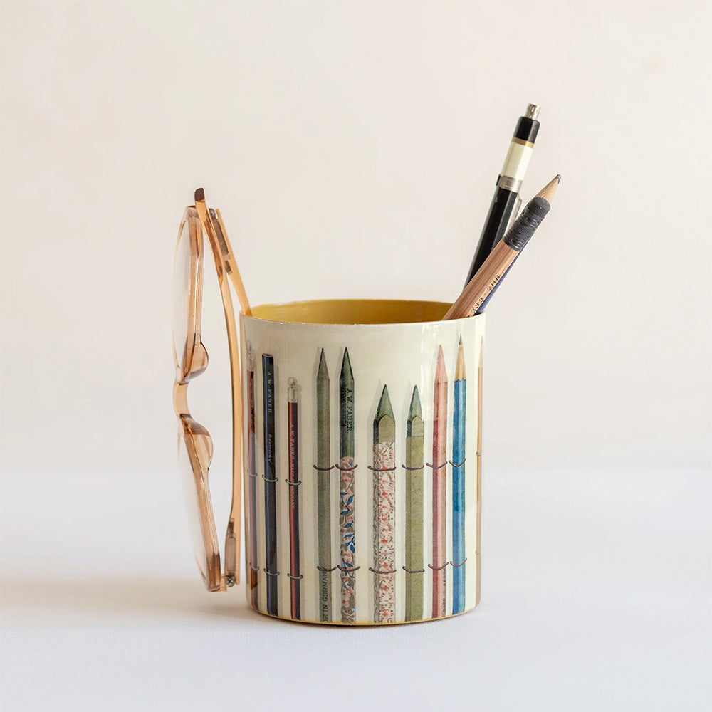 Enamel Everything Pot - Vintage Pencils & Chalks